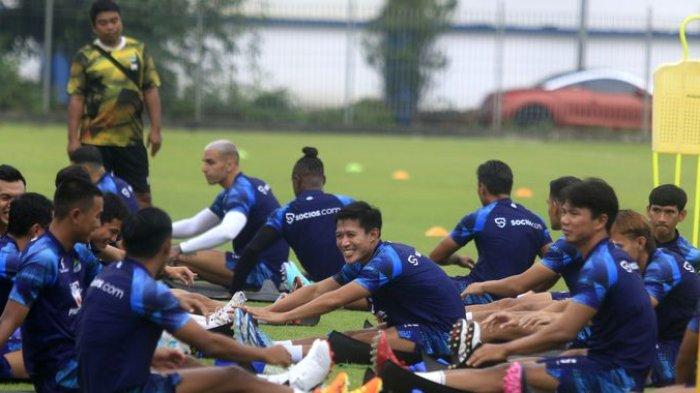 Suasana latihan Persib Bandung pada Rabu (10/1/2024). Persib akan menjamu Persis Solo, Minggu (4/2/2024).