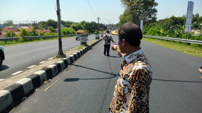 Warga Desa Kecomberan, Kecamatan Talun, Kabupaten Cirebon, Suroto, orang yang ikut mengevakuasi korban Vina dan Eki di Jembatan Talun 2016 lalu.