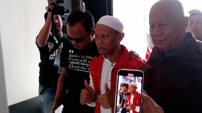Terdakwa Yosep Hidayah, saat tiba di PN Subang.