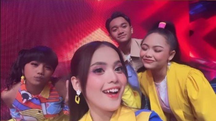 Tim Putri Isnari untuk ajang pencarian bakat D Academy 6 berlanjut di babak Fifty Fifty Grup 3 tadi malam, Senin (15/1/2024).
