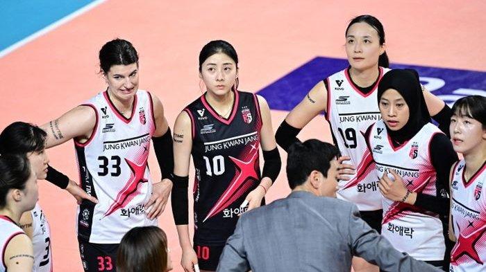 LAGA PERDANA - Tim bola voli putri, Daejeon JungKwanJang Red Sparks pada laga perdana final Liga Voli Korea di Samsan World Gymnasium, Senin (31/3/2025).