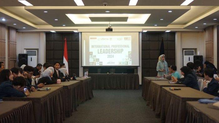 Webinar dengan tema Professional Leadership yang digelar Universitas Widyatama bekerja sama dengan University Teknologi MARA (UiTM), Sabtu 99/3/2024).