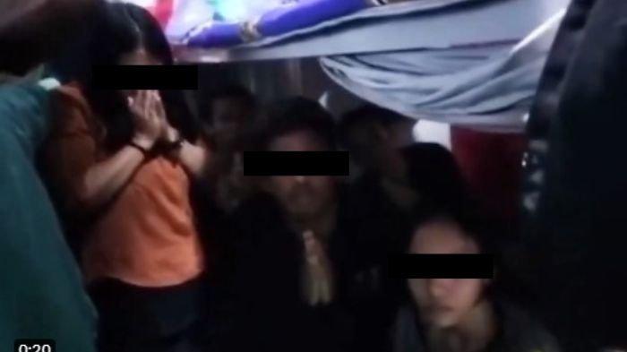 Sebuah video menayangkan sekelompok Warga Negara Indonesia (WNI) yang diduga menjadi korban perdagangan orang di Myanmar, beredar viral.