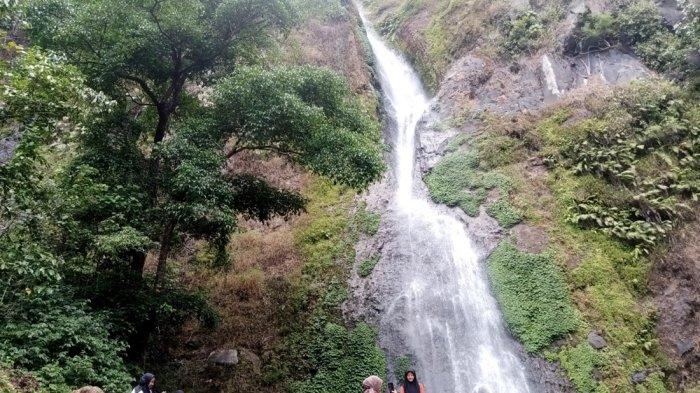 
Pemandangan Alam Curug Cibareuhbeuy, Surga Tersembunyi di Subang.