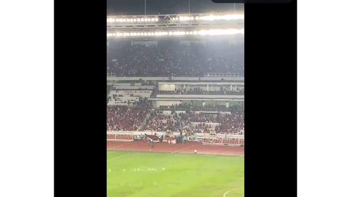 Potongan video Anang Hermansyah dan keluarga nyanyi usai laga Timnas Indonesia vs Filipina di SUGBK, Selasa (11/6/2024). Anang disoraki penonton yang kemudian menimpali lagu yang dinyanyikan Anang dengan lagu Indonesia Pusaka