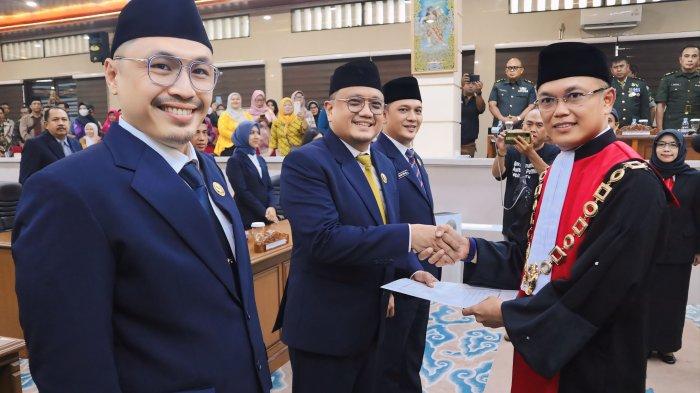Andrie Sulistio (kedua dari kiri)