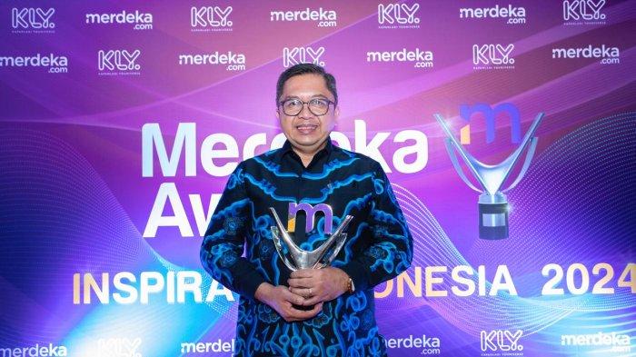 bank bjb kembali menorehkan prestasi gemilang dengan meraih penghargaan dalam ajang Merdeka Awards 2024. Penghargaan ini diberikan atas inovasi dan terobosan bank bjb dalam menghadirkan program Corporate Social Responsibility (CSR) yang memberikan dampak nyata bagi masyarakat.