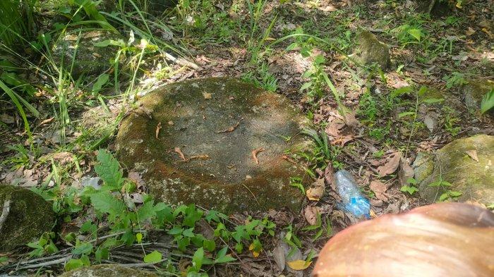 objek wisata Batu Lumpang wilayah Dusun Dukuh 1, Desa Parakanmanggu, Kecamatan Parigi, Kabupaten Pangandaran
