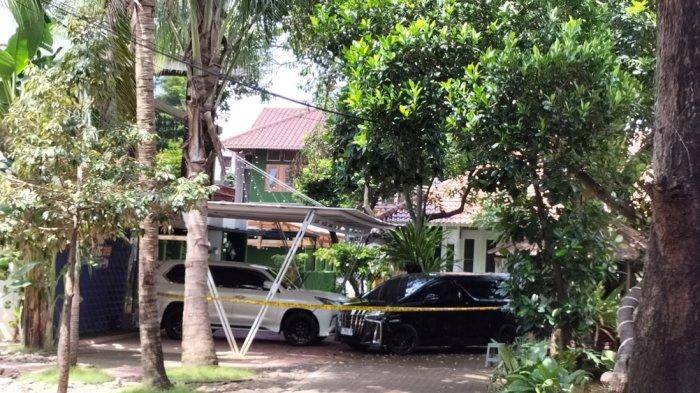 Penampakan rumah mewah di Jalan Mampang Prapatan IV, Jakarta Selatan yang menjadi lokasi tewasnya seorang anggota Polresta Manado, Brigadir Ridhal Ali Tomi (RAT) terpantau sepi aktivitas, Sabtu (27/4/2024). (Tribunnews.com/Abdi Ryanda Shakti)