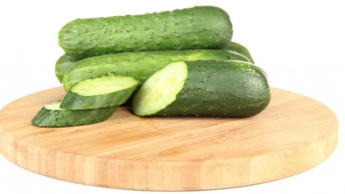 Bagaimana cara makan mentimun yang benar – dengan atau tanpa kulitnya