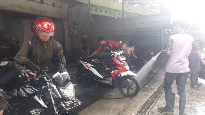 Tempat Cuci Motor Murah di Bandung Ini Sehari Bisa Layani 300 Unit