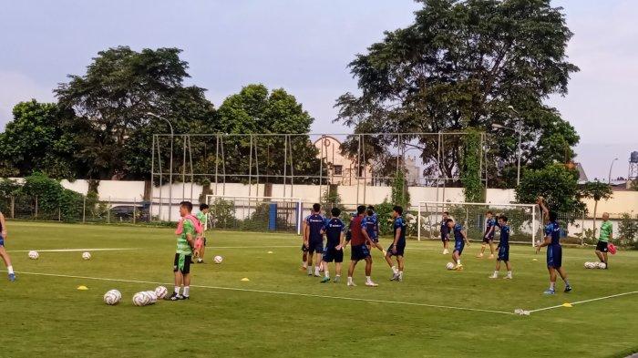 Jeda panjang pertandingan babak Championship Series, tidak menurunkan semangat Persib Bandung untuk melakukan persiapan di setiap harinya.