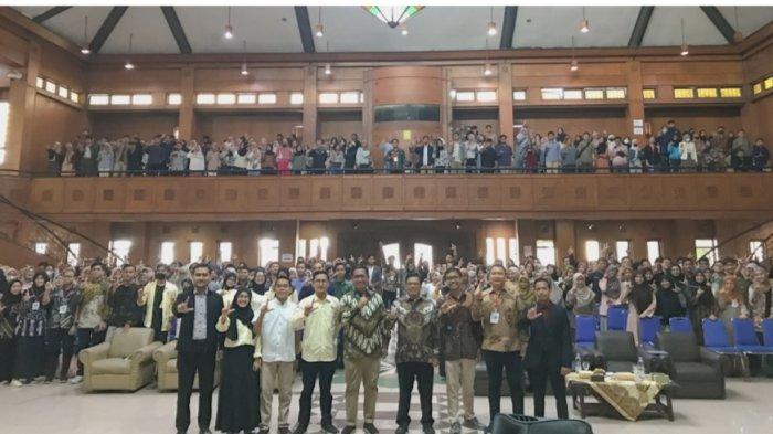 Acara Sosialisasi Beasiswa LPDP 2024. Acara ini merupakan salah satu program kerja yang diselenggarakan oleh Kelurahan LPDP UPI 9.0 di Gedung Achmad Sanusi UPI, Kota Bandung, belum lama ini