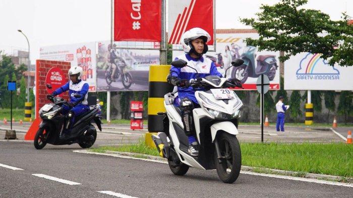 PT Daya Adicipta Motora (DAM) selaku Main Dealer Sepeda Motor dan Suku Cadang Sepeda Motor Honda di Jawa Barat menyelenggarakan Kompetisi #Cari_Aman Skill Competition 2023 sebagai upaya untuk meningkatkan kemampuan beretika dan memprediksi bahaya bagi para pengguna sepeda motor.