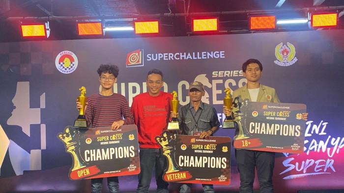 SUPER CHESS SERIES - Para pemenang Super Chess Series III yang digelar pada 19–20 Juli 2025 di PISET Mall, Jalan Pelajar Pejuang 45, Kota Bandung.