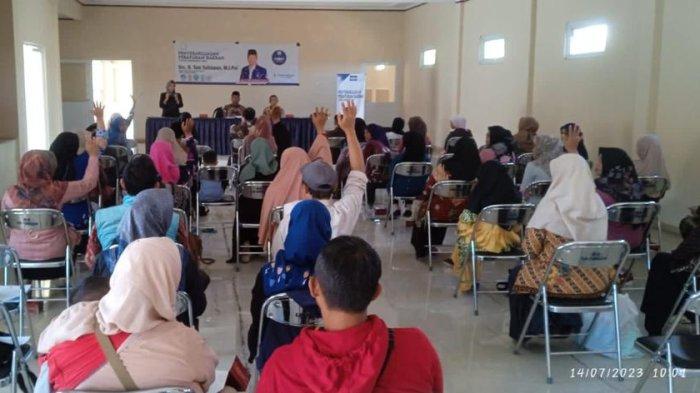 Anggota DPRD Jawa Barat, Toni Setiawan, Sosialisasikan Peraturan Daerah Jawa Barat nomor 5 tahun 2015, di Rancaekek Kabupaten Bandung.