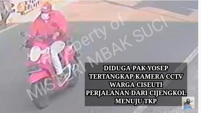 foto jepretan CCTV pria mengendarai motor diduga Yosef