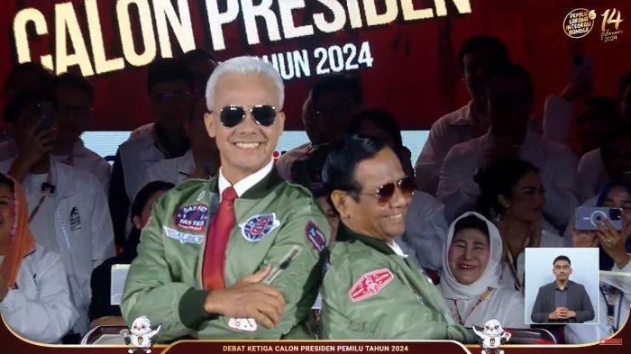 Ganjar Pranowo-Mahfud MD kompak kenakan jaket bomber ala Top Gun di debat ketiga Pilpres 2024, Minggu (7/1/2024).