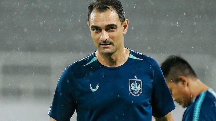 Gilbert Agius, pelatih PSIS Semarang bidik dua misi saat melawan Bhayangkara FC. Tonton live streaming PSIS Semarang vs Bhayangkara FC, Senin (3/7) pukul 19.00 WIB.