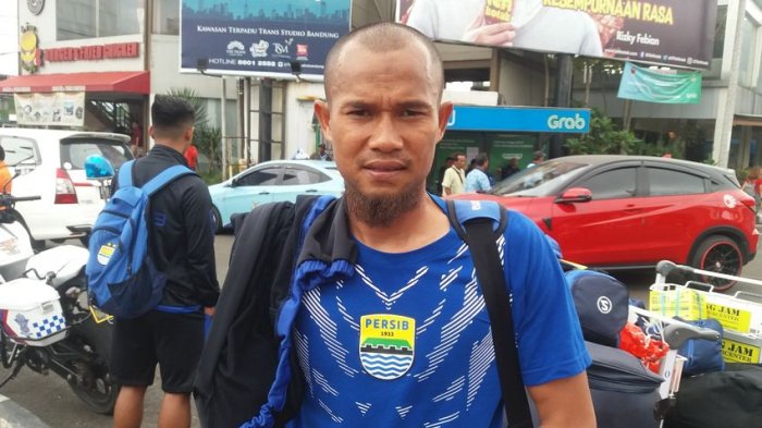 Haji Supardi Natsir di Bandara Husein Sastranegara Bandung, Senin (2/4/2018).