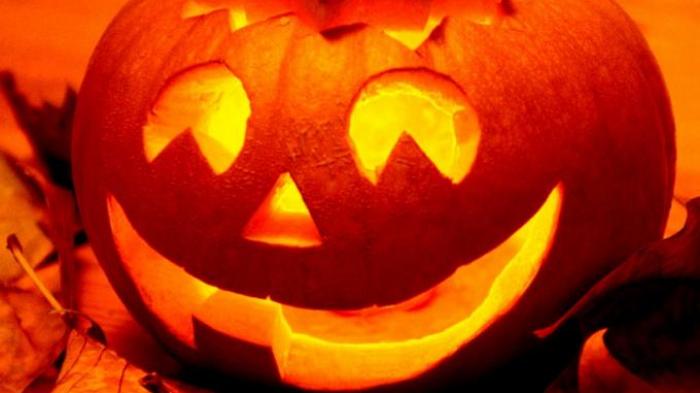 sejarah halloween dalam bahasa inggris