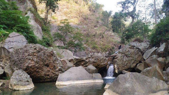 Indahnya Danau Sanghyang Haleut, Dikelilingi Batuan Tebing Eksotis 4