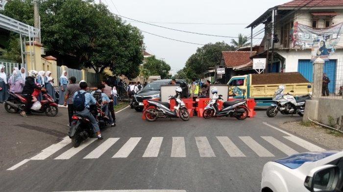 Suasana sekitar TKP Kasus Pembunuhan Ibu dan Anak di Jalancagak, jelang Rekontruksi pagi ini Rabu(22/11/2023). Foto : Tribunjabar.id / Ahya Nurdin