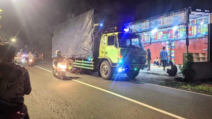 Kecelakaan maut truk lindas pemotor di Jalan Banjar- Cimaragas, Desa Neglasari, Kota Banjar Rabu (18/9/2024) sekitar pukul 22.00 WIB. 1 orang tewas di tempat dan 3 orang pengendara motor lainnya luka ringan.