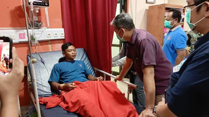 JAMUR RAMPAK - Seorang warga yang keracunan usai mengkonsumsi jamur rampak sedang dirawat di ruang IGD RSUD Subang, Rabu(29/1/2025).