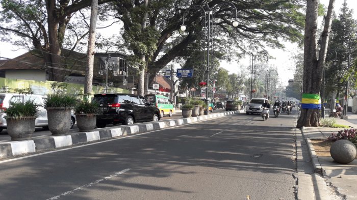 Jalan Dago Bandung.
