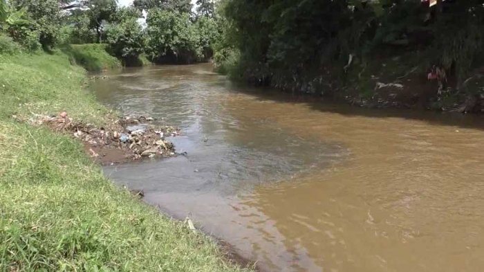 Begini Kehidupan Di Bantaran Sungai Citarum Sungai Terkotor Di Dunia
