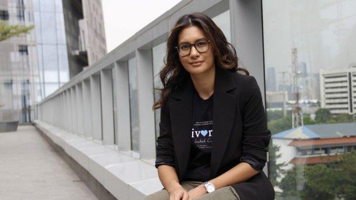 Aktris Raihaanun Nabilla saat media visit ke redaksi Kompas.com untuk promo film Twivortiare di Menara Kompas, Palmerah Selatan, Jakarta Pusat, Rabu (28/8/2019).
