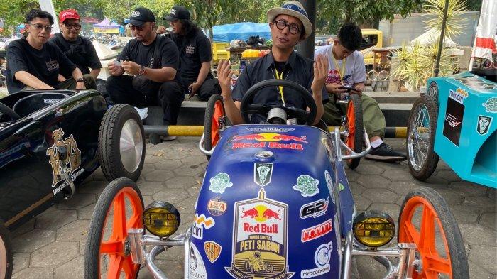 Kereta peti sabun yang dibuat oleh mahasiswa Desain Produk Itenas bersama para dosennya, Sabtu (26/8/2023).
