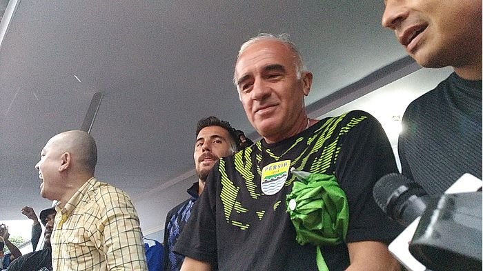 Pelatih Persib Bandung, Mario Gomez di Bandara Husein Sastranegara, Kamis (25/10/2018).