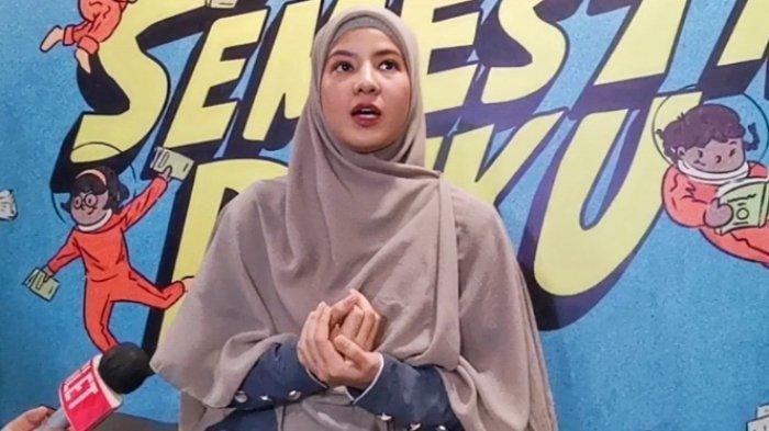 Natasha Rizky, mantan istri Desta. Natasha pernah pacaran dengan Bisma SMASH.