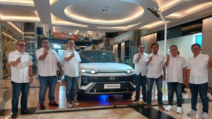 Area Manager Hyundai Motor Indonesia (HMID) Vinsensius Denny Ariesanto saat peluncuran New CRETA N Line di Trans Studio Mall (TSM), Bandung, Kamis 9 Januari 2025.