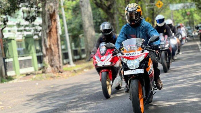 Sebelum nonton bareng MotoGP, para bikers melakukan Rolling City dari Gedung Safety Riding Center DAM menuju Laneo Café, Bandung sebagai lokasi nonton bareng. Di lokasi acara, bikers Honda mendapatkan edukasi terkait sosialisasi keselamatan berkendara #Cari_Aman di jalan raya.