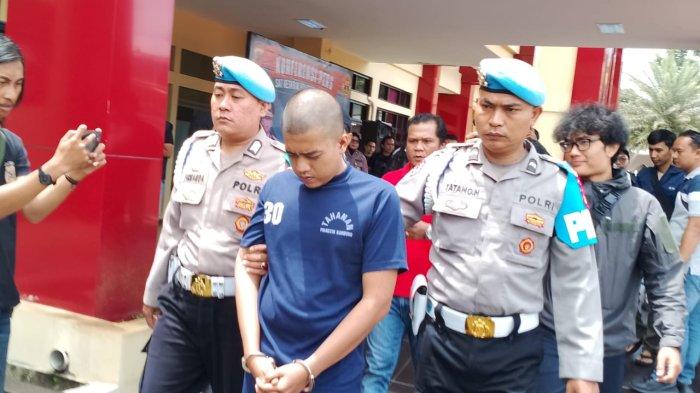 Pemuda berinisial MDP (24) di Desa Sayati, Kecamatan Margahayu, Kabupaten Bandung yang nekat menghabisi nyawa keponakannya AS yang berusia 19 tahun. Tribun Jabar/ Adi Ramadhan Pratama.