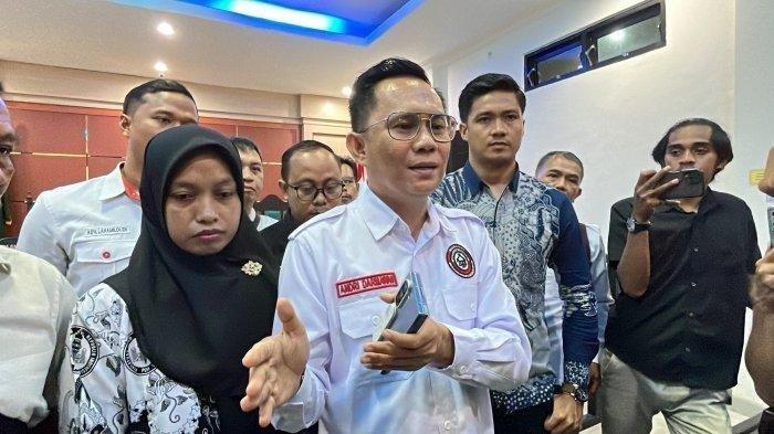 Pengacara guru Supriyani, Andri Darmawan di Pengadilan Negeri (PN) Andoolo, Kabupaten Konawe Selatan (Konsel), Sulawesi Tenggara, Senin (11/11/2024).