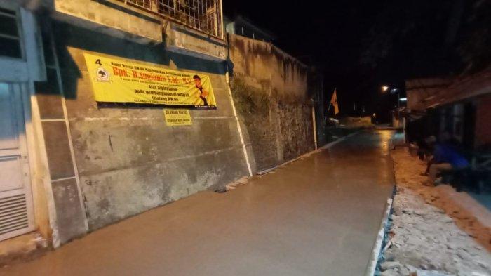 Pengecoran tahap ketiga Jalan Cijotang RW 08 Kelurahan Cibeunying, Kecamatan Cimenyan, Kabupaten Bandung, yang dikerjakan pada 14-15 Juni 2023.