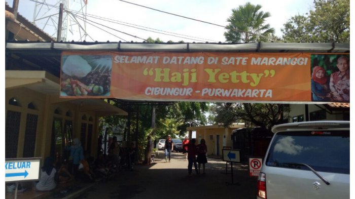 Pintu masuk warung sate maranggi 