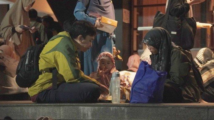 Dalam semarak bulan suci Ramadhan 1445 Hijriyah, Masjid Salman ITB bersama Rumah Amal Salman menghadirkan program berbagi makanan buka puasa dengan konsep yang unik. Berbeda dari tahun-tahun sebelumnya, program berbagi makanan buka puasa kali ini menyajikan pilihan menu yang beragam untuk memuliakan jamaah yang berbuka puasa.