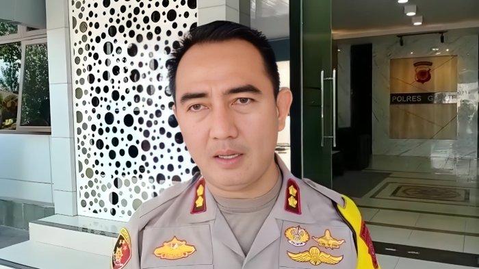 Kapolres Garut AKBP Rohman Yonky sebut pihak kepolisian sedang mendalami kasus ratusan warga Desa Sukabakti yang jadi korban pinjaman fiktif, Rabu (19/7/2023). Ia menyebut pihaknya masih menunggu laporan.