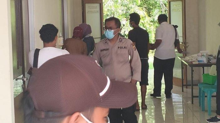 Suasana kamar jenazah di RSUD PPU, tempat lima korban pembunuhan diotopsi. Penajam geger, sekeluarga dibunuh secara sadis, bermula dari asmara yang tak direstui orangtua