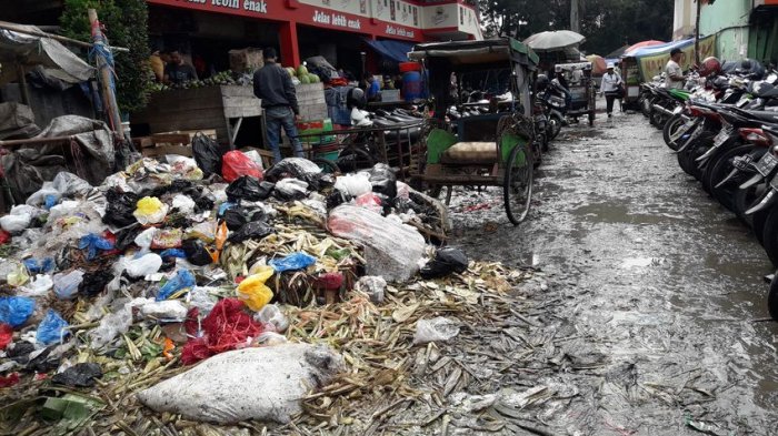 Parkiran di Pasar Antri Baru Cimahi