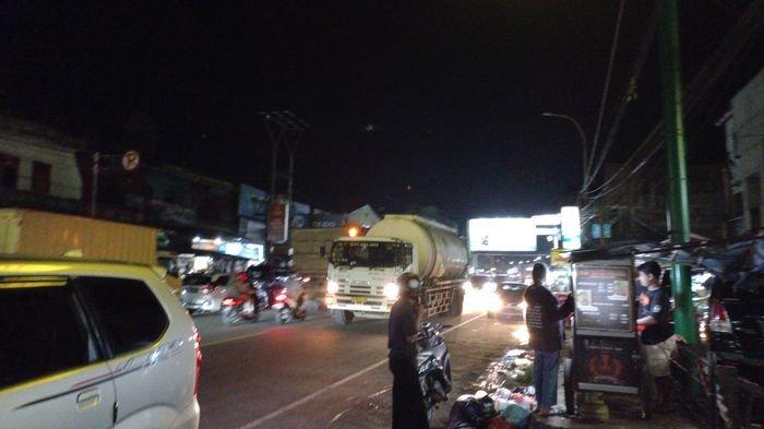 Melihat Jalur Sukabumi-Bogor di Malam Bulan Puasa, Warga: Lebih Sibuk