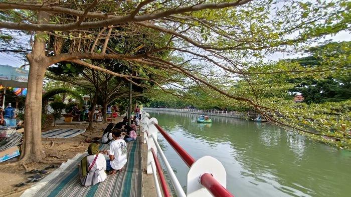Taman Cimanuk di belakang Masjid Agung Indramayu, Minggu (5/9/2021).