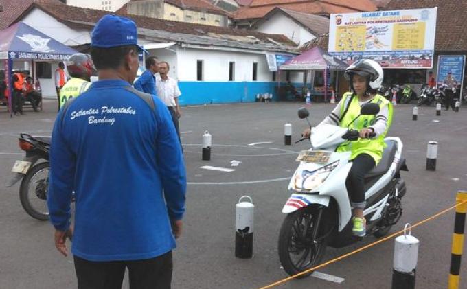 Biaya Terbaru Pembuatan SIM A untuk Pengemudi Mobil dan SIM C untuk ...