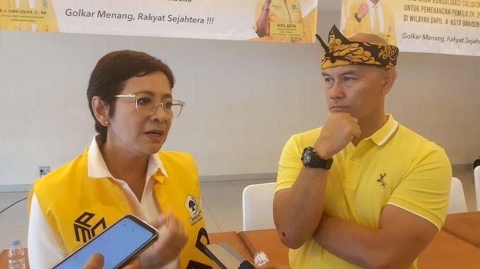 Wakil Ketua Umum DPP Golkar, Nurul Arifin bersama Ketua DPD Golkar Kota Bandung, Edwin Senjaya tanggapi dukungan Partai Golkar pada Prabowo pada Pilpres 2024.
