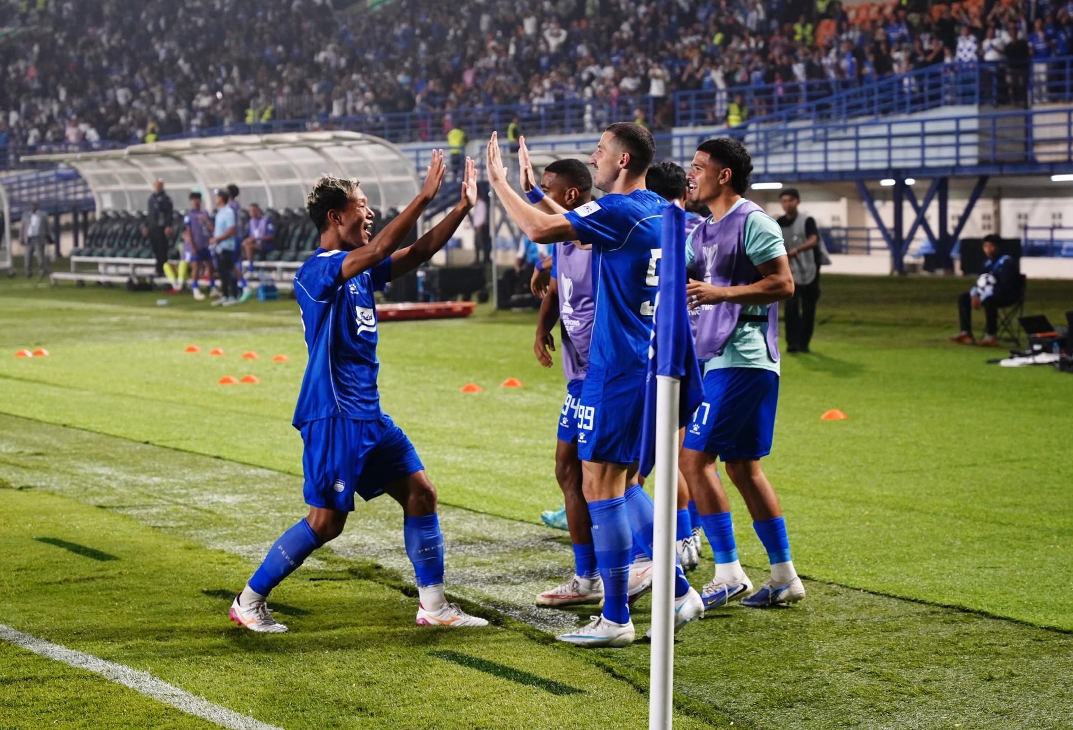 Jadwal Neraka November! Persib Waspada Amukan Dua Kompetisi